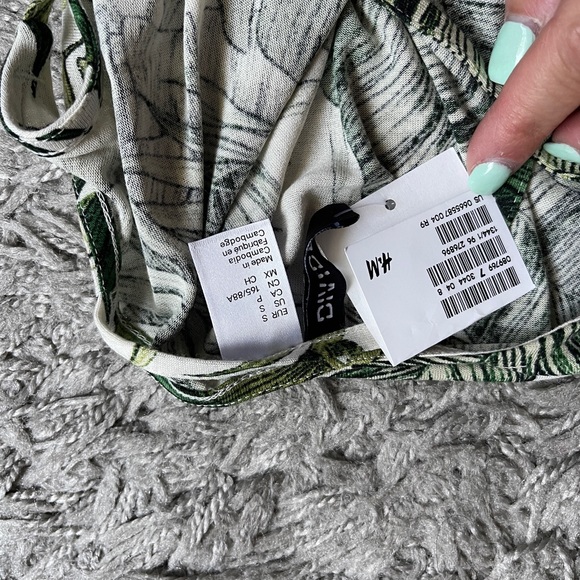 H&M Divided Leaf Romper - Picture 6 of 11